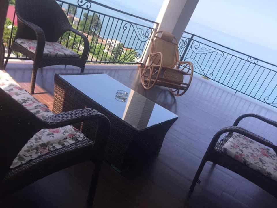 White House Chakvi Otel Dış mekan fotoğraf
